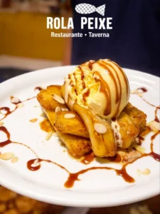 Postre banana flambeada